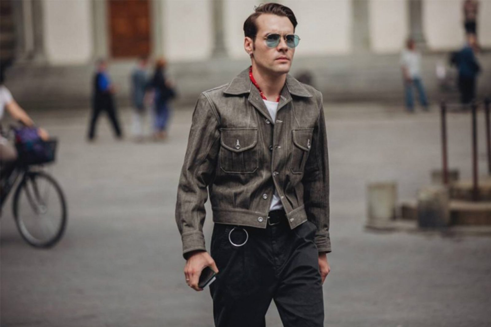 Классика против уличного стиля: street style с 94-й выставки Pitti Uomo