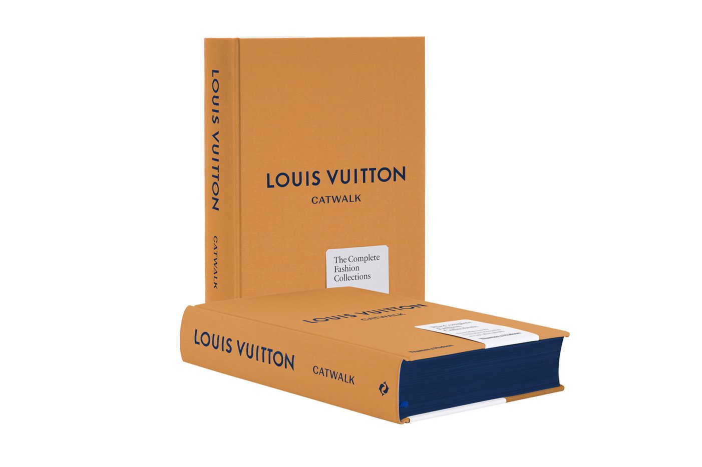 Louis Vuitton выпустил альбом с показами женских коллекций