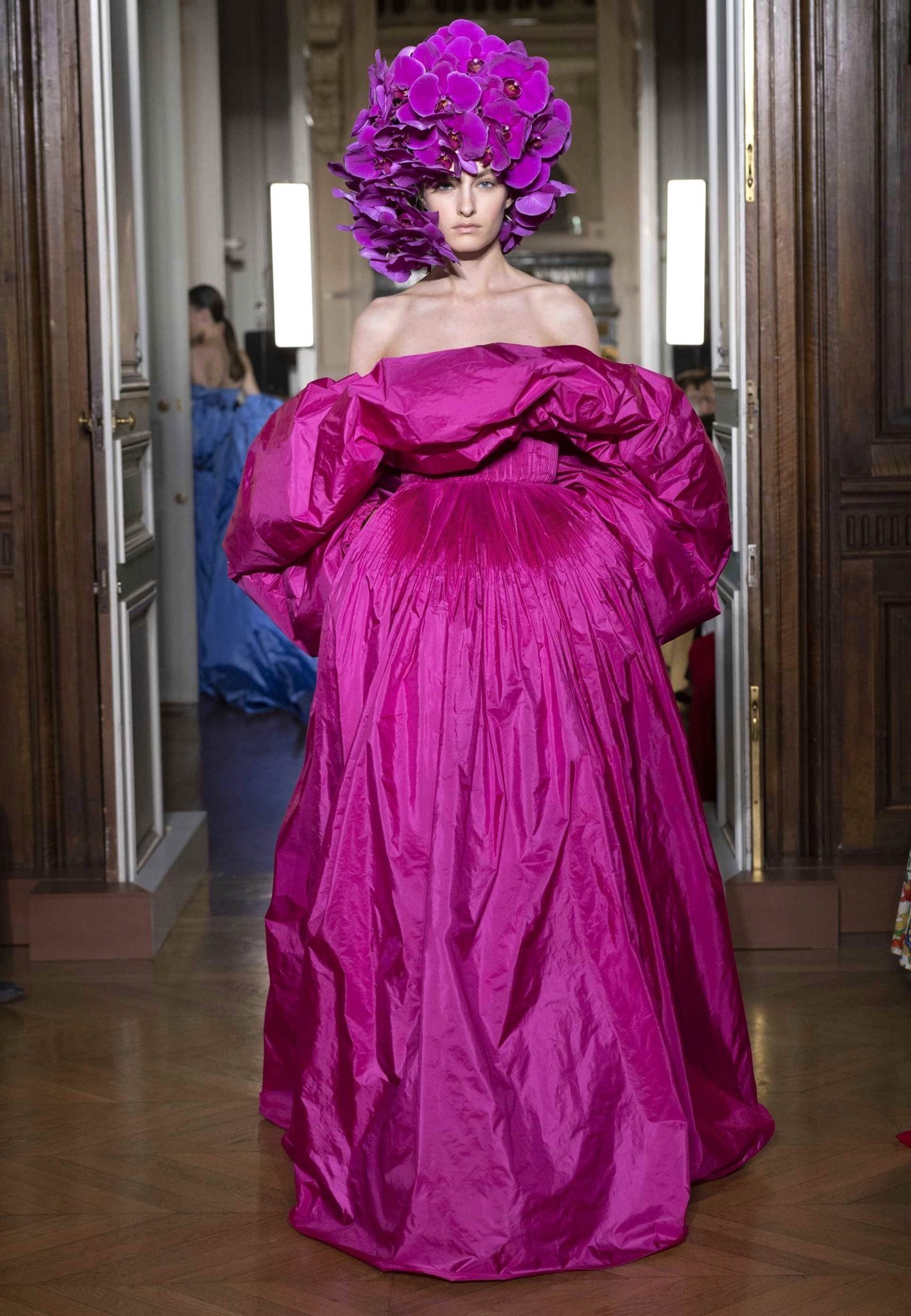Valentino-Fall-2018-Couture-Collection-Runway-Paris-Fashion-Week-PFW-Tom-Lorenzo-Site-25