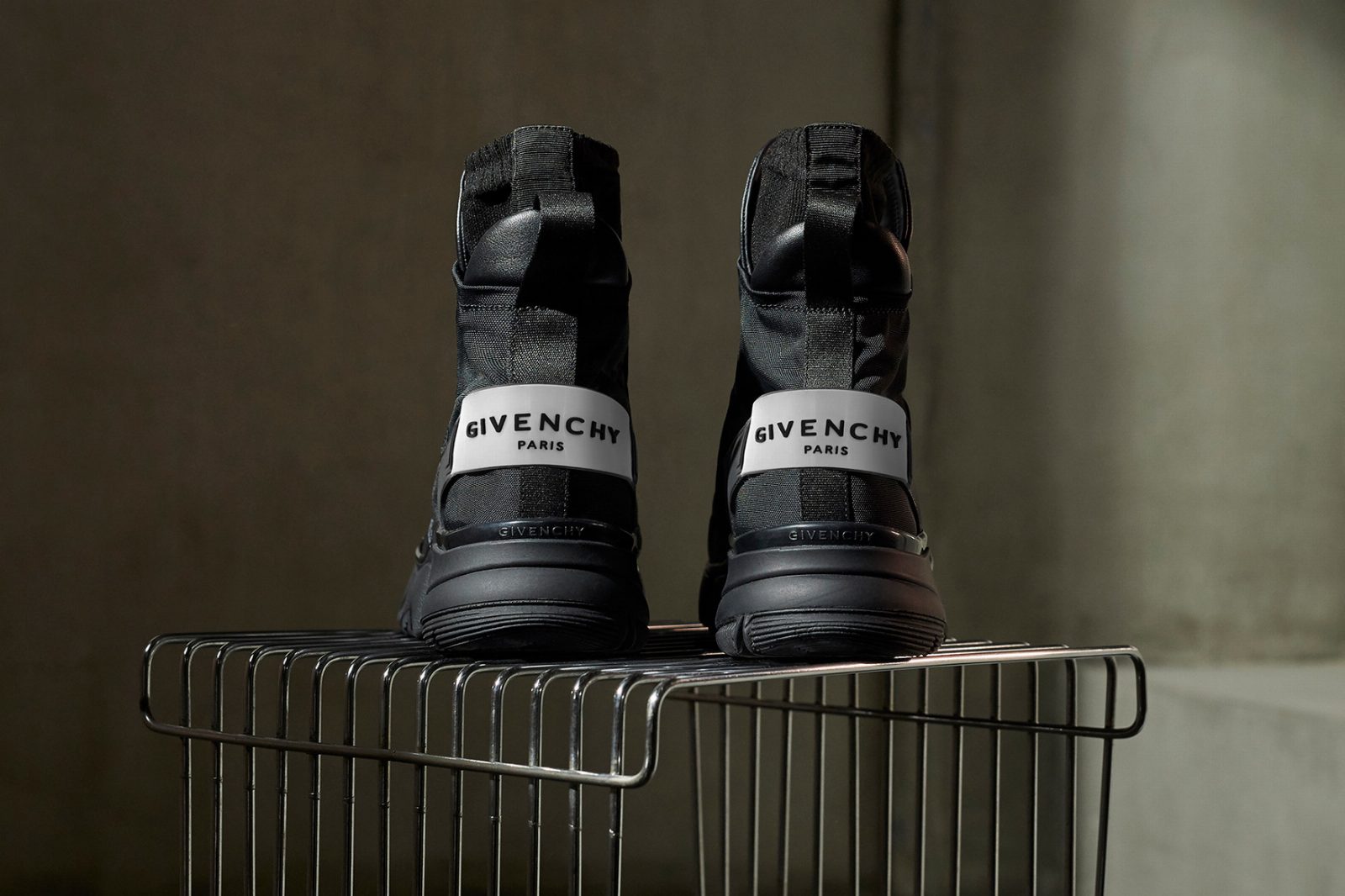 https_hypebeast.comimage201808givenchy-clare-waight-keller-jaw-sneaker-4