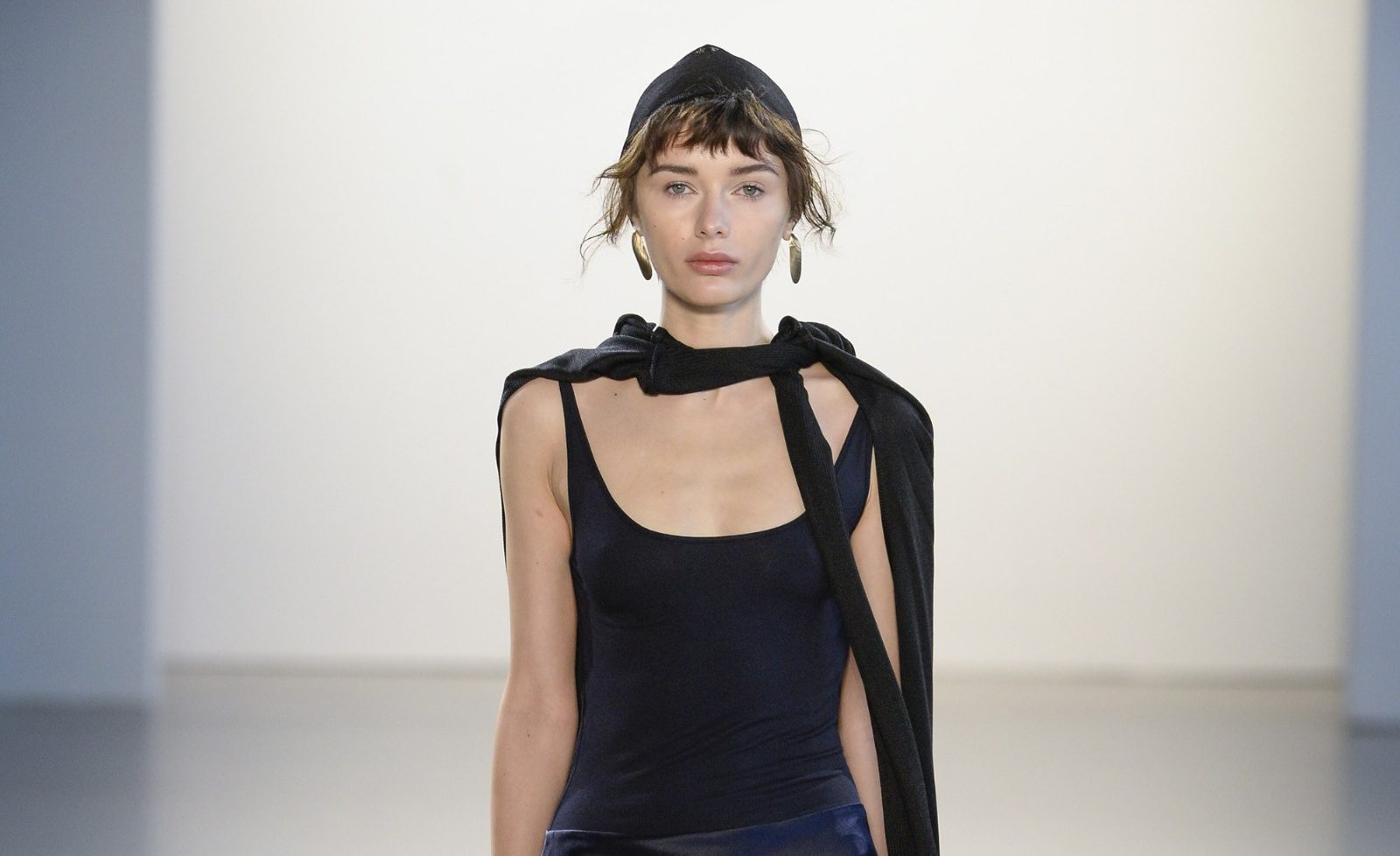Украшения с ракушками и летящие ткани в коллекции Bevza SS’19