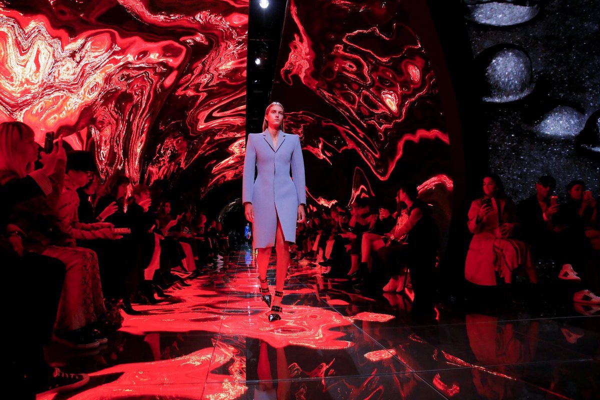 Будущее в настоящем на показе Balenciaga SS’19