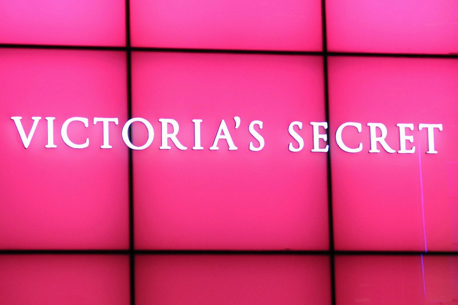 Генеральный директор Victoria’s Secret подала в отставку