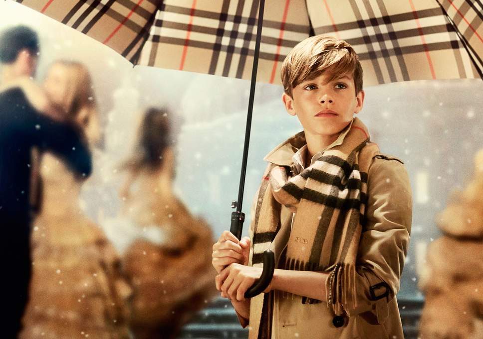 Самые красивые праздничные рекламные кампании Burberry