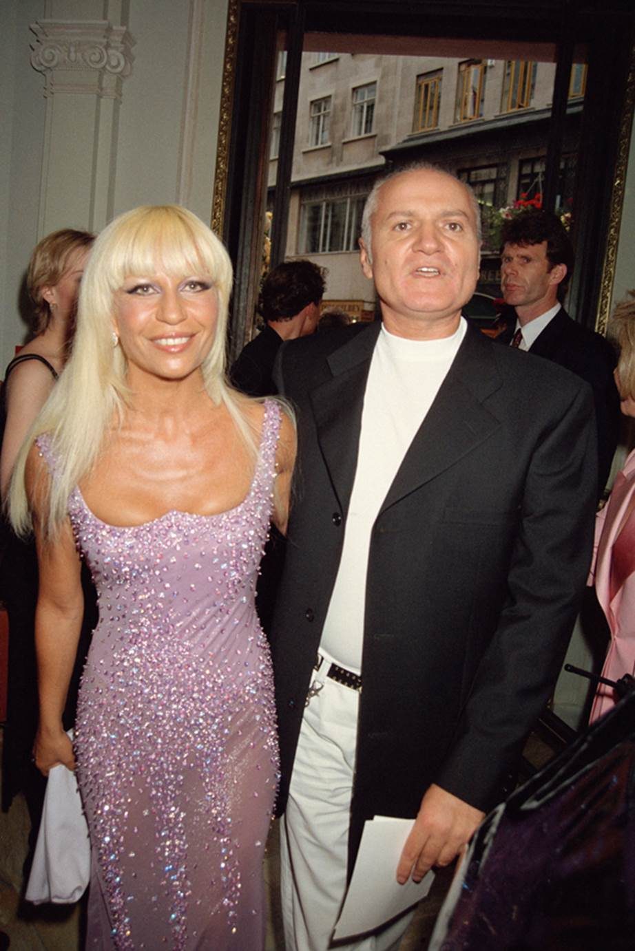 1527645700661_donatella-20