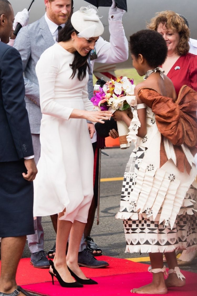 duke-and-duchess-of-sussex-6-1540282249-750x1125