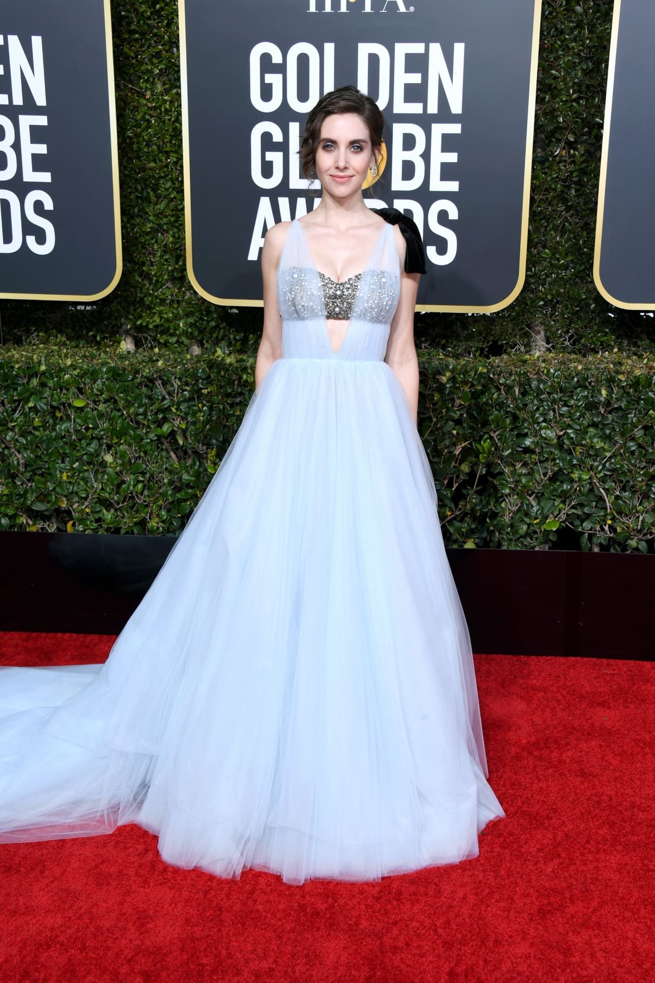 2019-golden-globes-awards-alison-brie