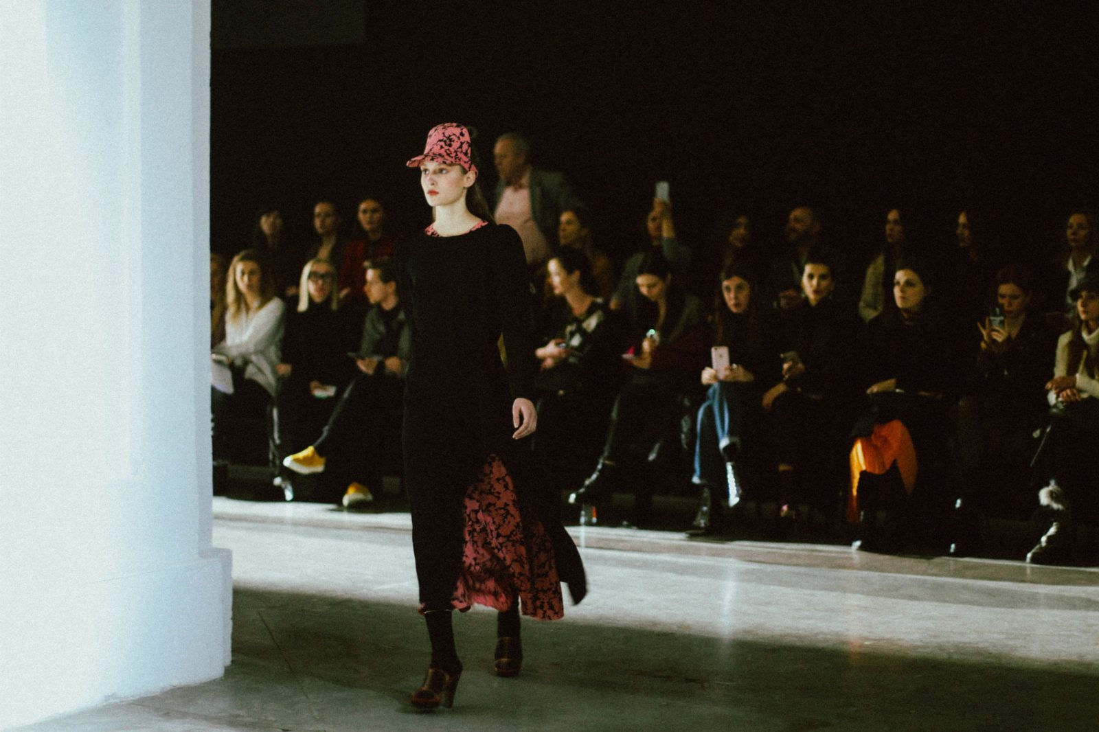 Детали показа POUSTOVIT FW'19-20 на UFW