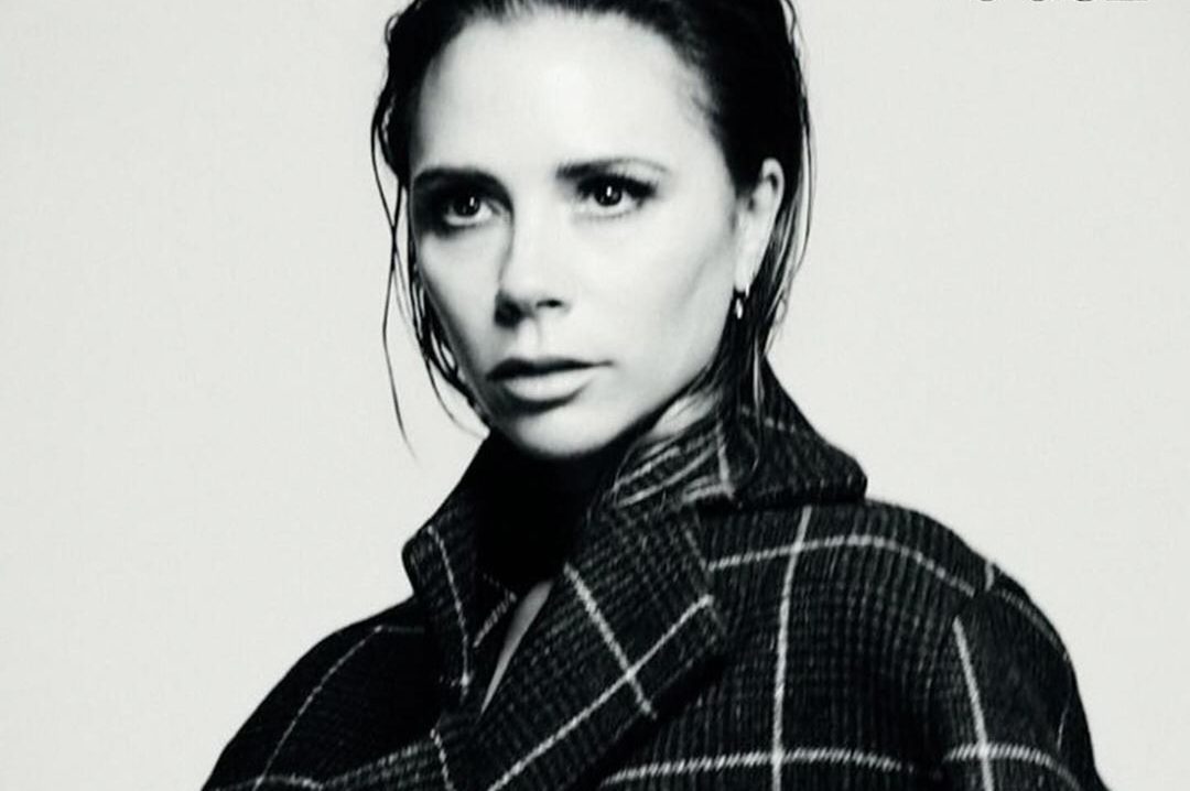 Виктория Бекхэм позирует топлес для Vogue
