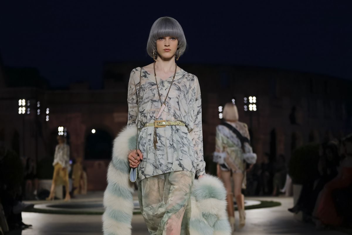 Fendi Couture Fall'19: 54 образа в память о 54 годах работы Карла Лагерфельда