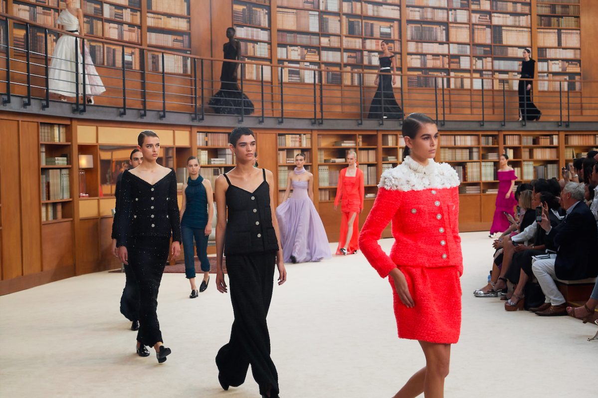 Chanel столкнулся с проблемой выбора места проведения показа круизной коллекции