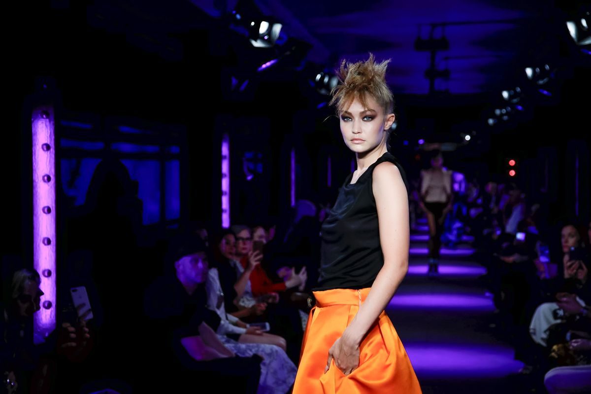 Заброшенная станция метро и силиконовые топы в коллекции Tom Ford SS20