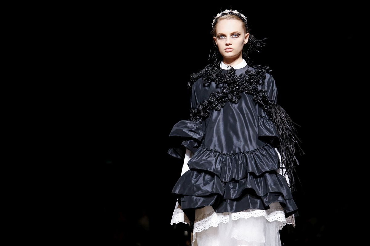 Кукольный домик: показ Simone Rocha на Неделе моды в Лондоне
