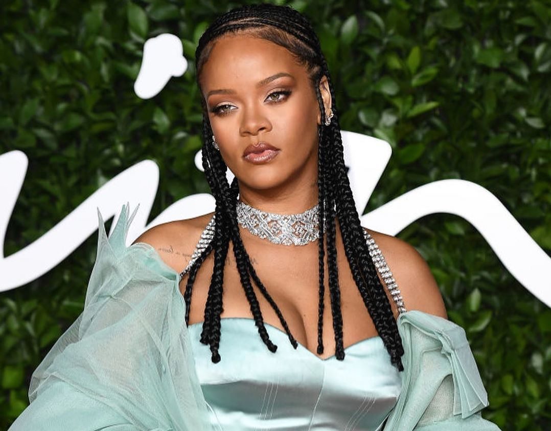 Бренд Рианны Fenty Beauty выпусткает первую тушь