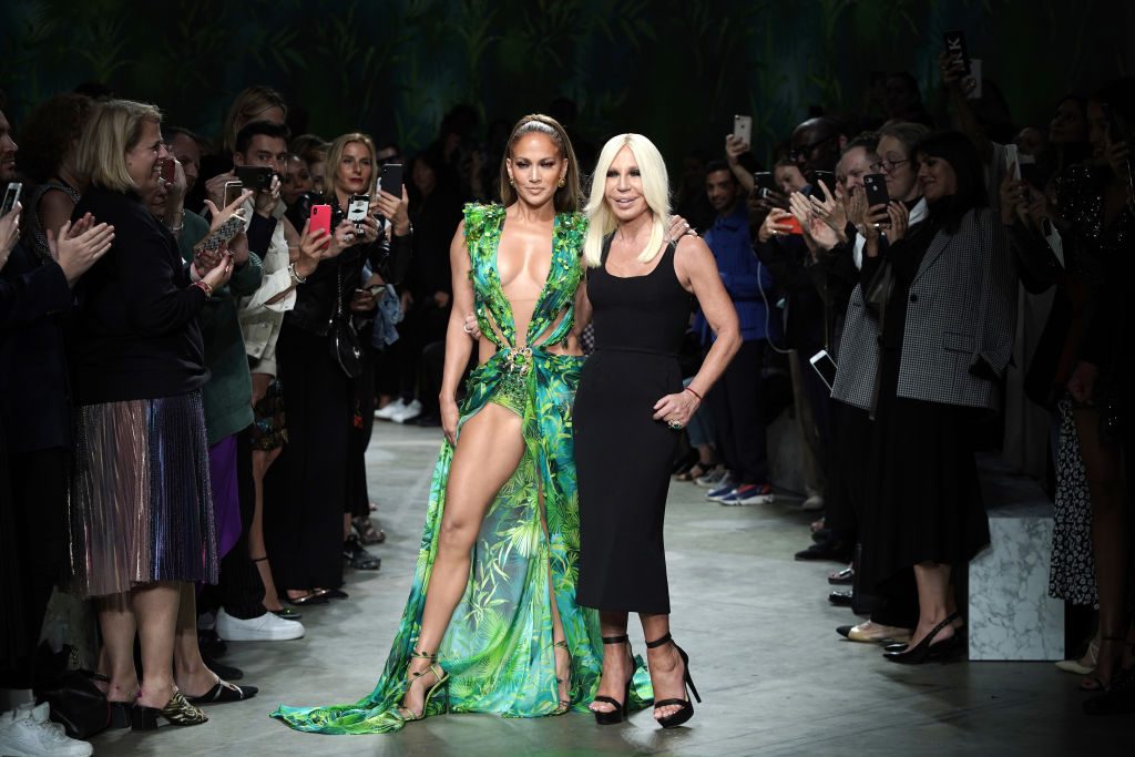 Где Versace проведет круизный показ 2021? Мы знаем ответ