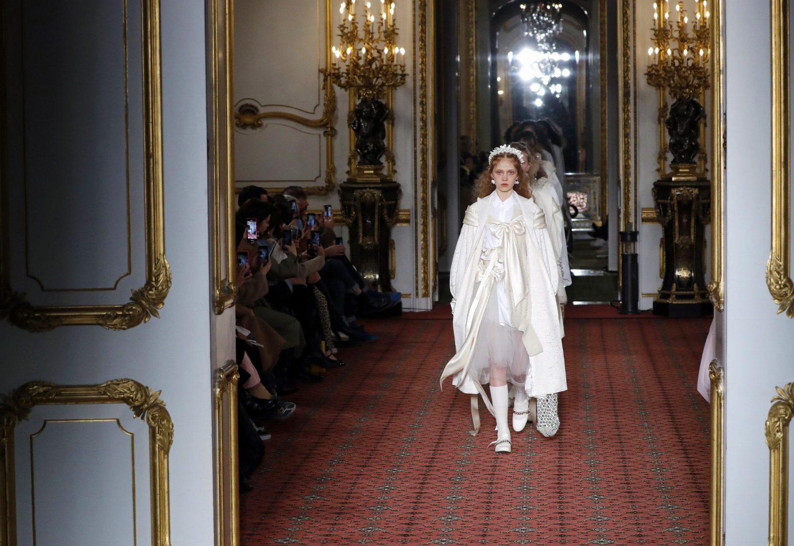 Simone Rocha FW’20: дань ирландским традициям и трагической судьбе моряков