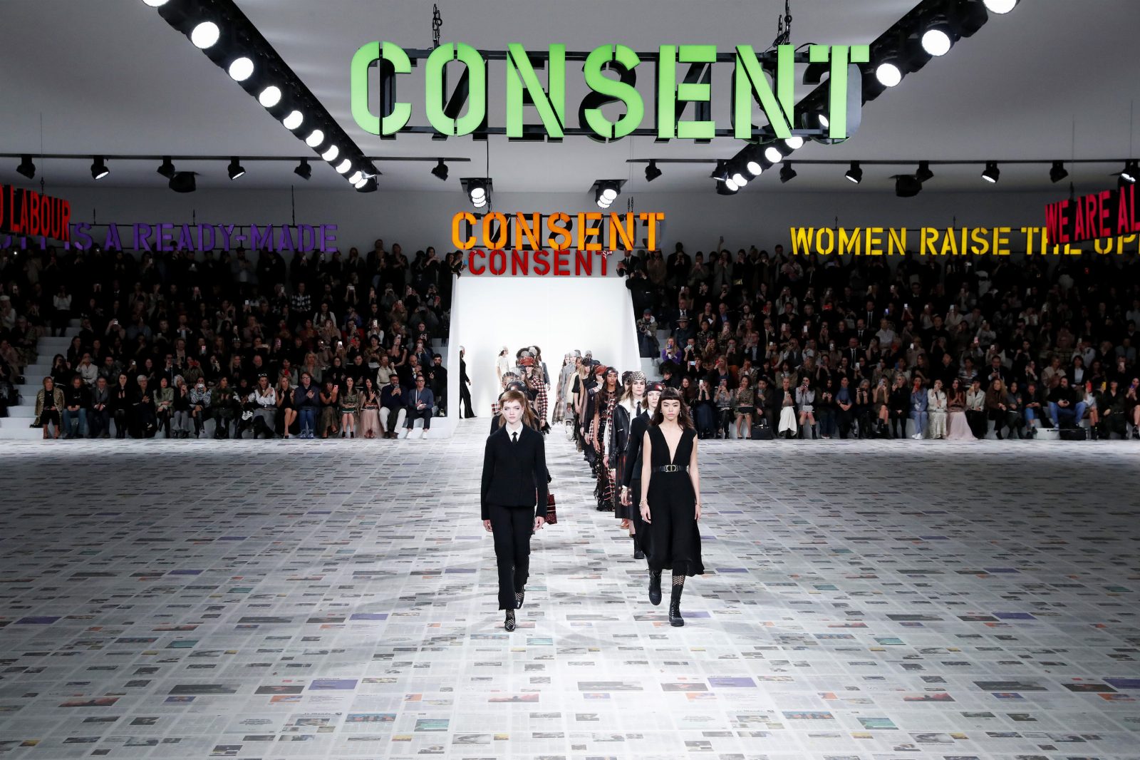 Dior FW'2020: женская любовь — неоплачиваемый труд