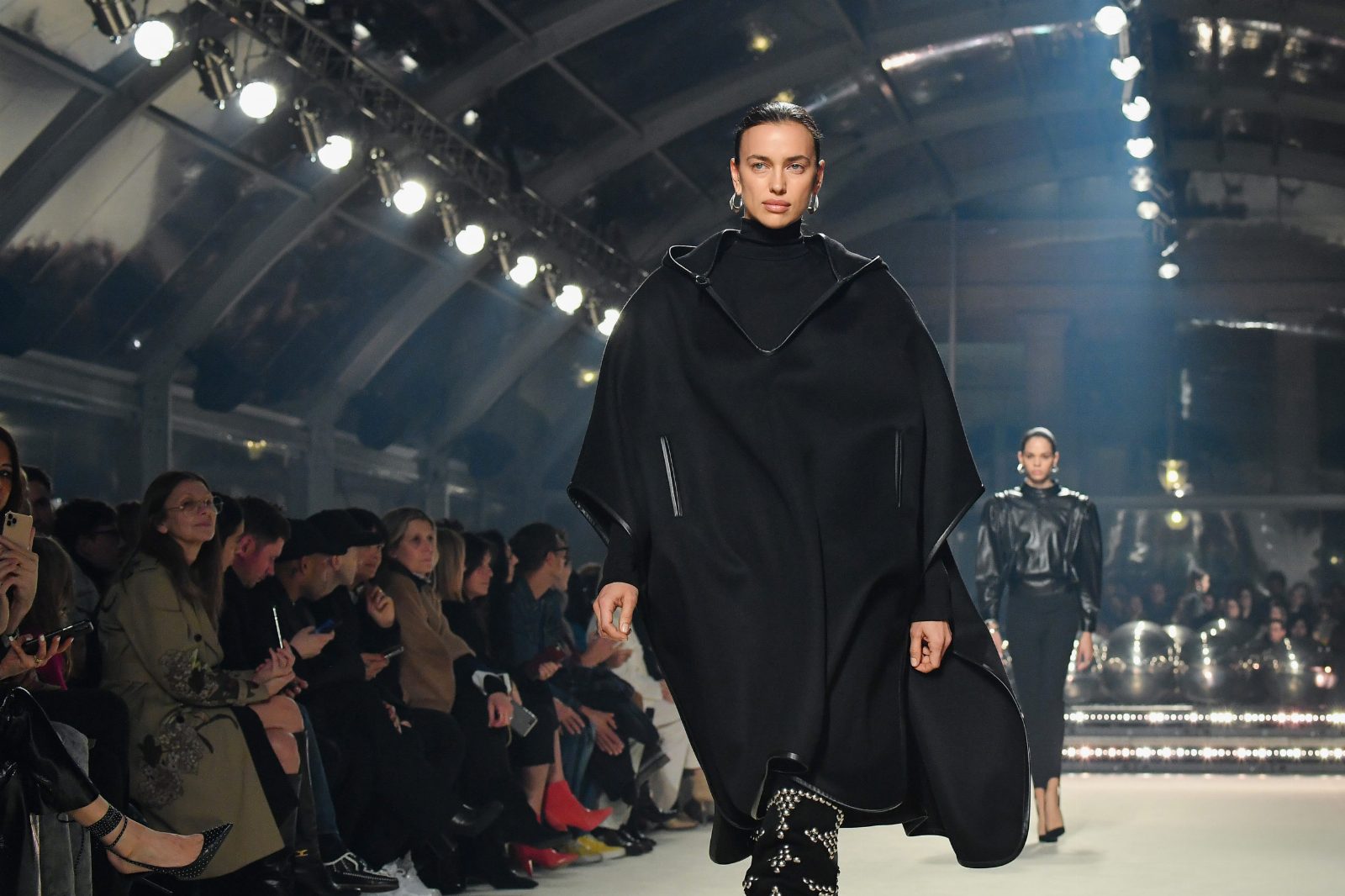 Isabel Marant FW'2020: принты в стиле ксилографии и новый минимализм