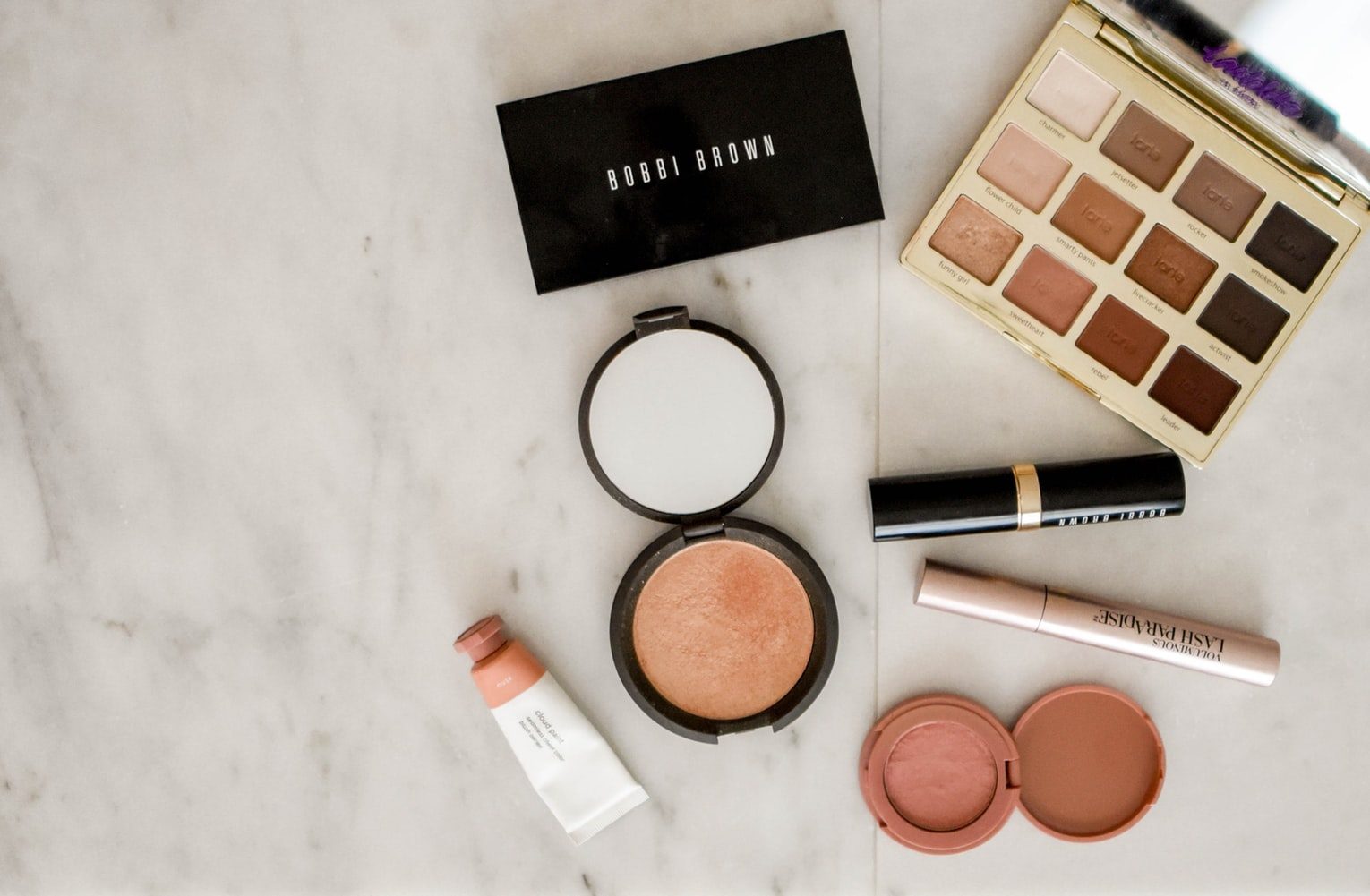 От концентрата до помады: beauty-средства, необходимые этой весной