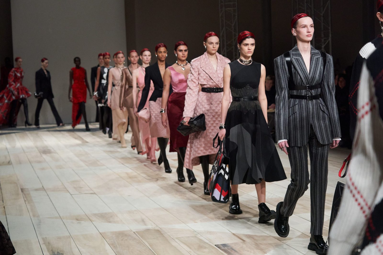 Alexander McQueen FW’2020: легенды и традиции Уэльса