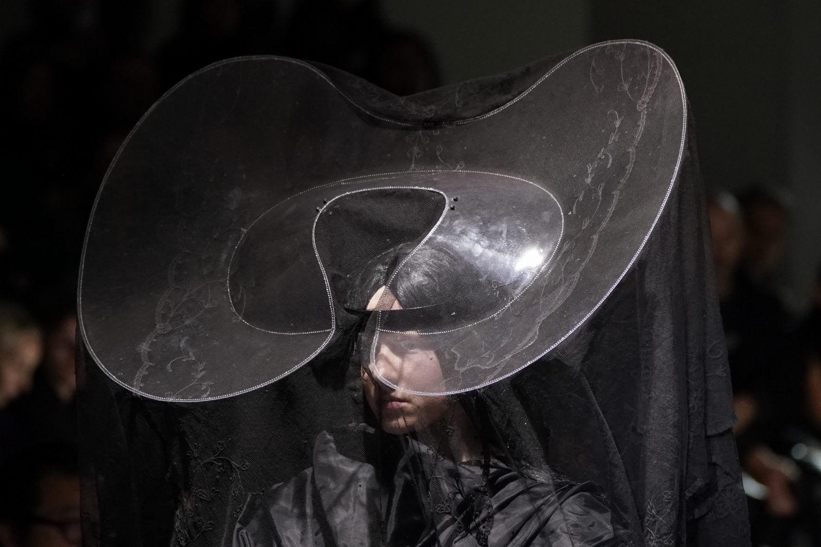 Comme des Garçons FW'2020: коллекция вне современного мира и тенденций