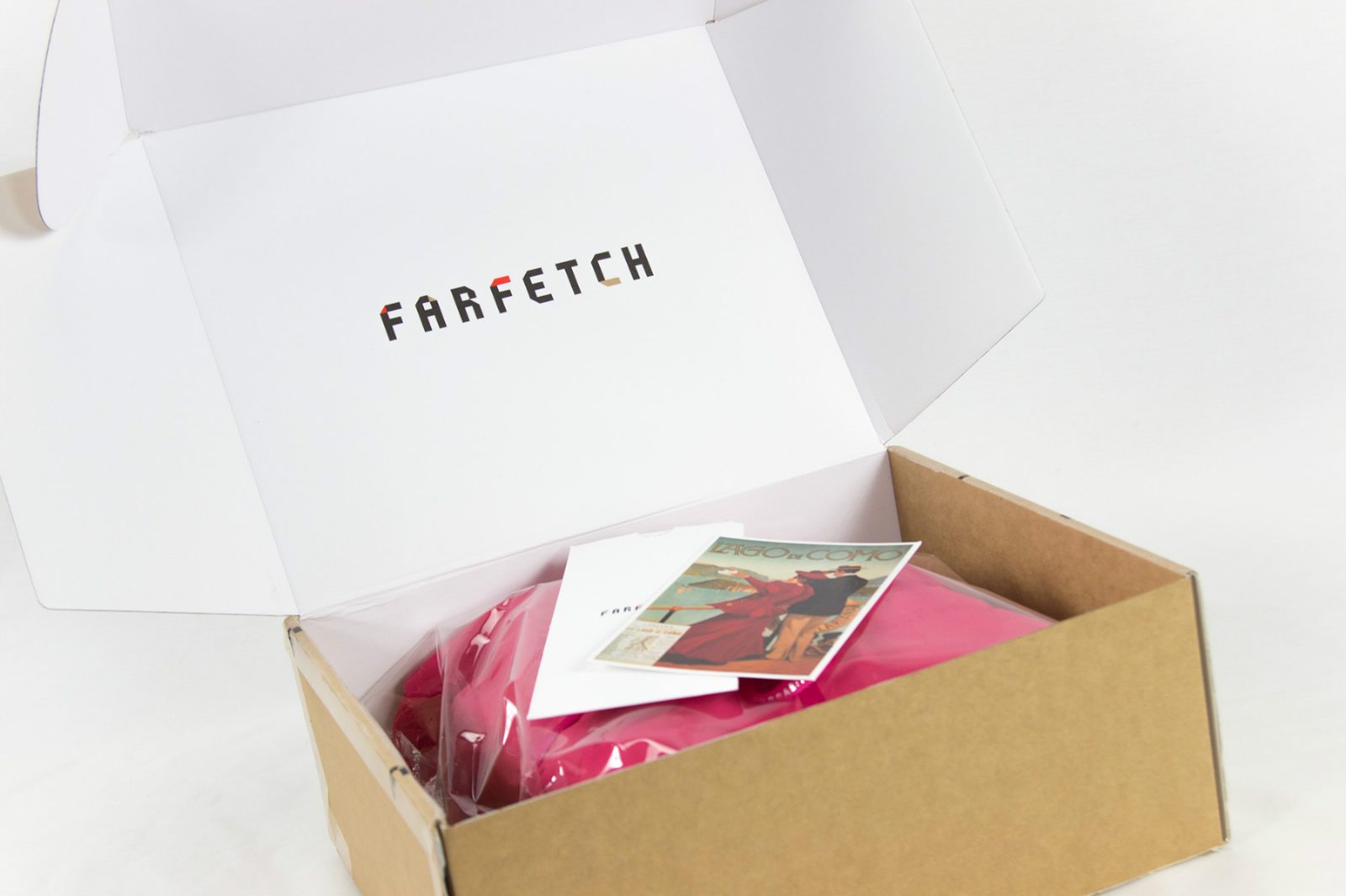 Доходы онлайн-магазина Farfetch люксовой одежды выросли на 90%