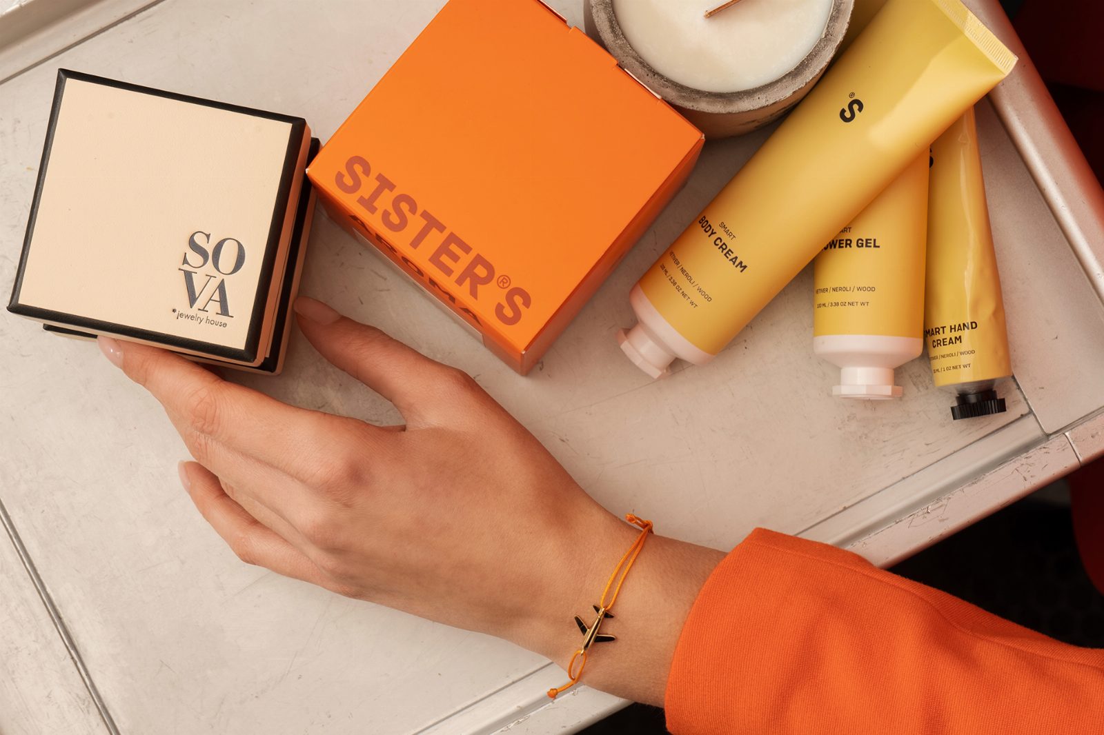 Ідеальна подорож: SOVA x Sister’s Aroma x SkyUp Airlines презентували travel бокс